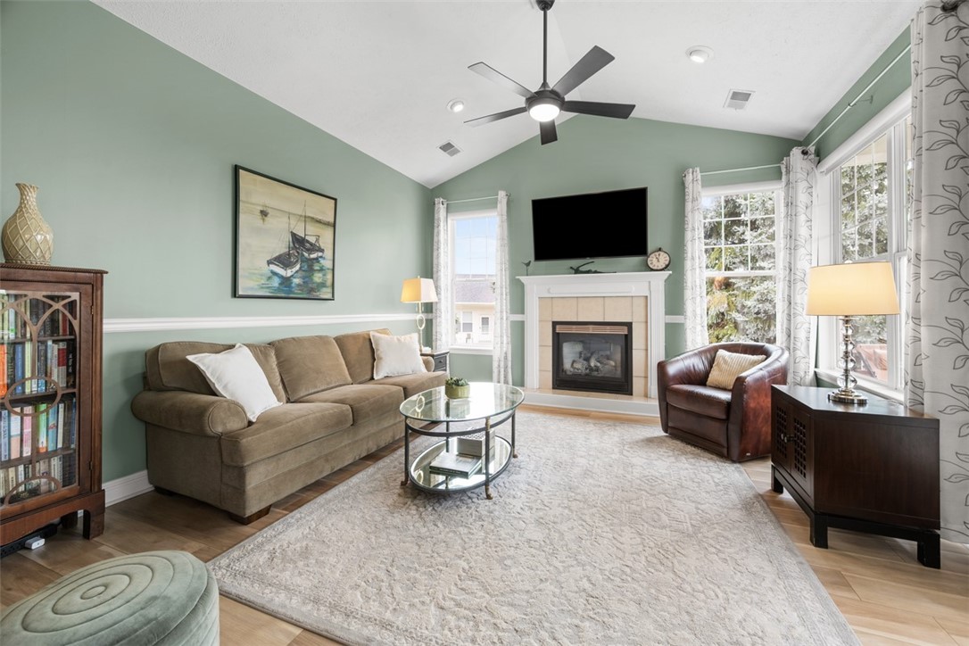 226 Adams Pointe Blvd 1