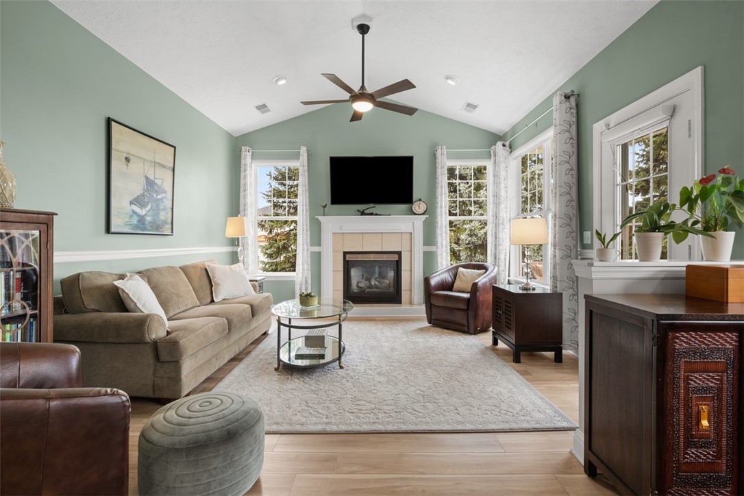 226 Adams Pointe Blvd 1