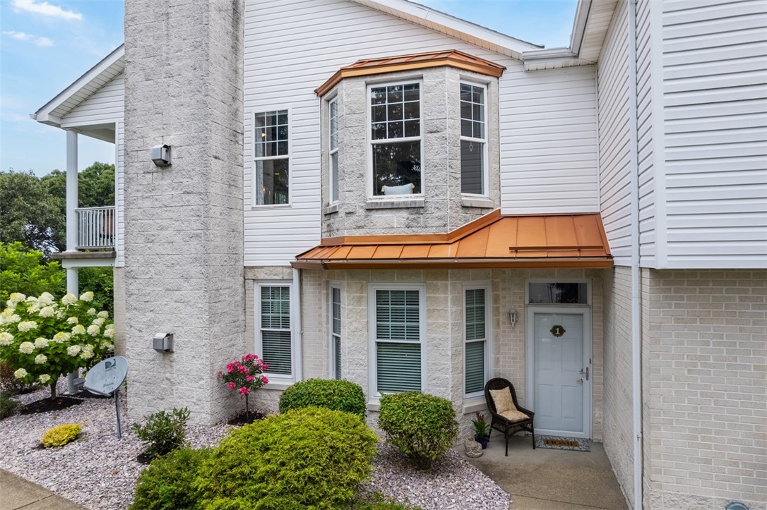 226 Adams Pointe Blvd 1