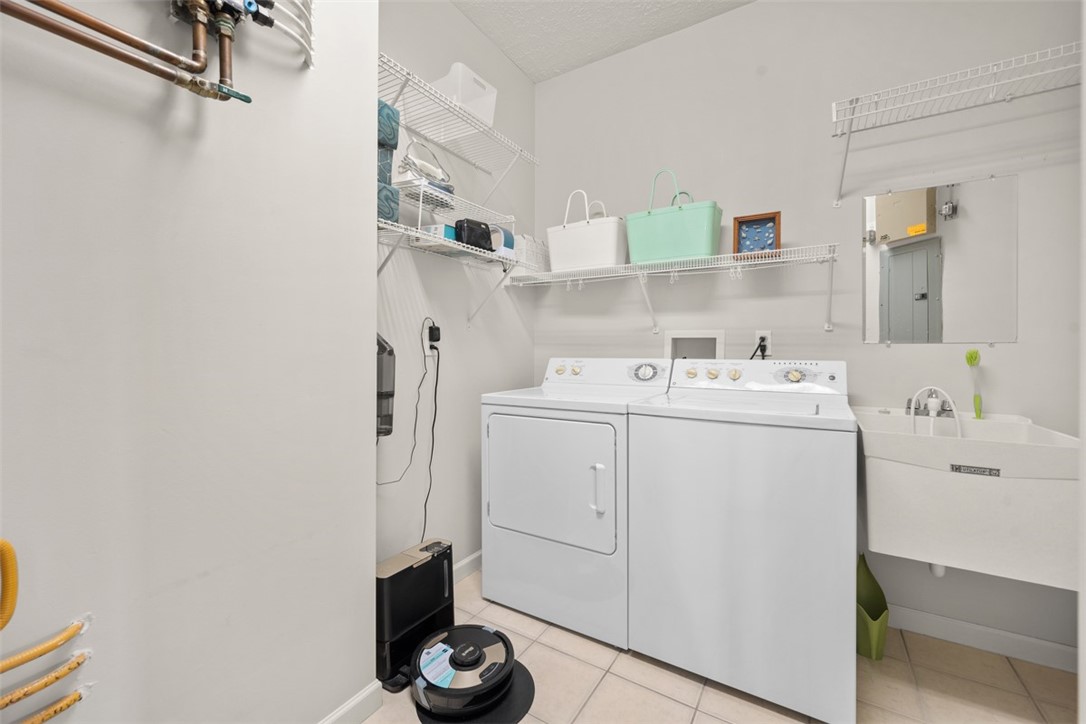 226 Adams Pointe Blvd 1