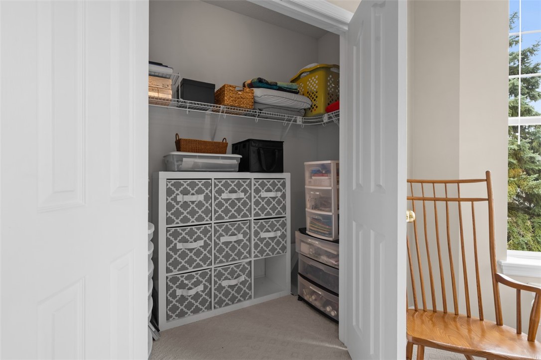 226 Adams Pointe Blvd 1