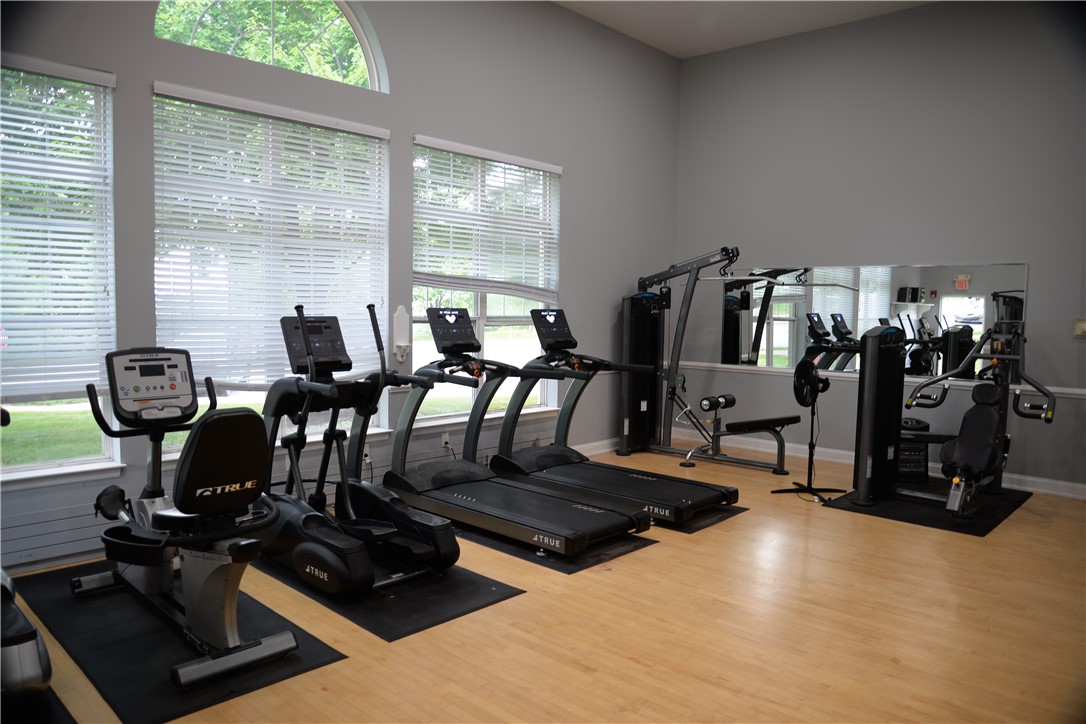 226 Adams Pointe Blvd 1