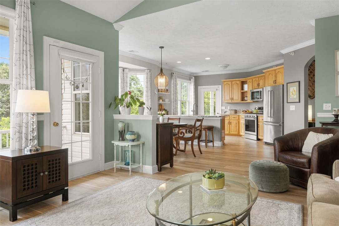 226 Adams Pointe Blvd 1