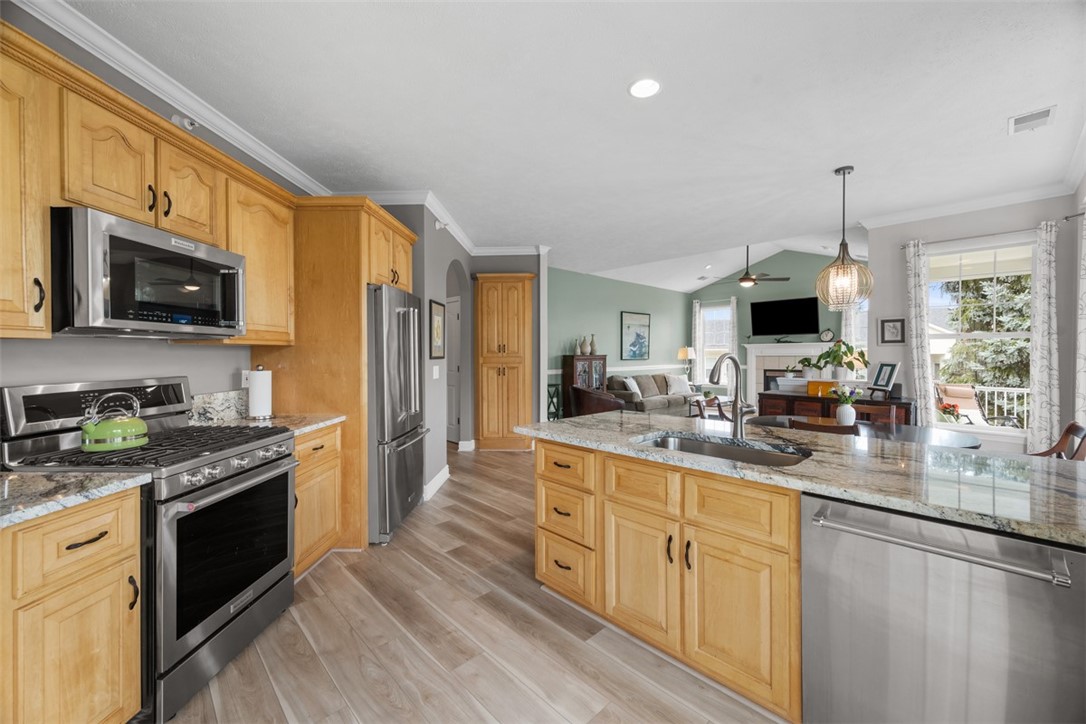 226 Adams Pointe Blvd 1