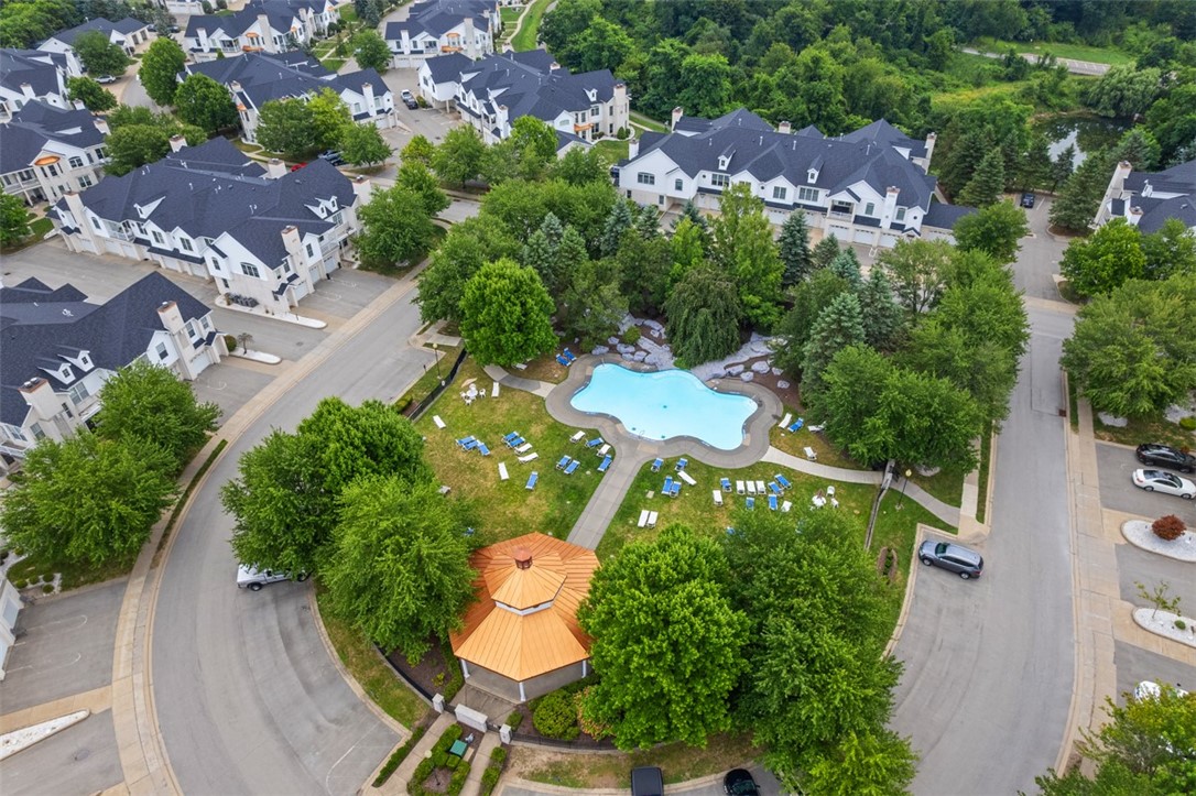 226 Adams Pointe Blvd 1