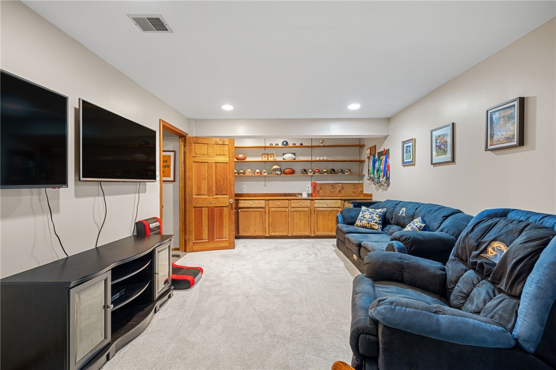 329 Cloverdale Dr