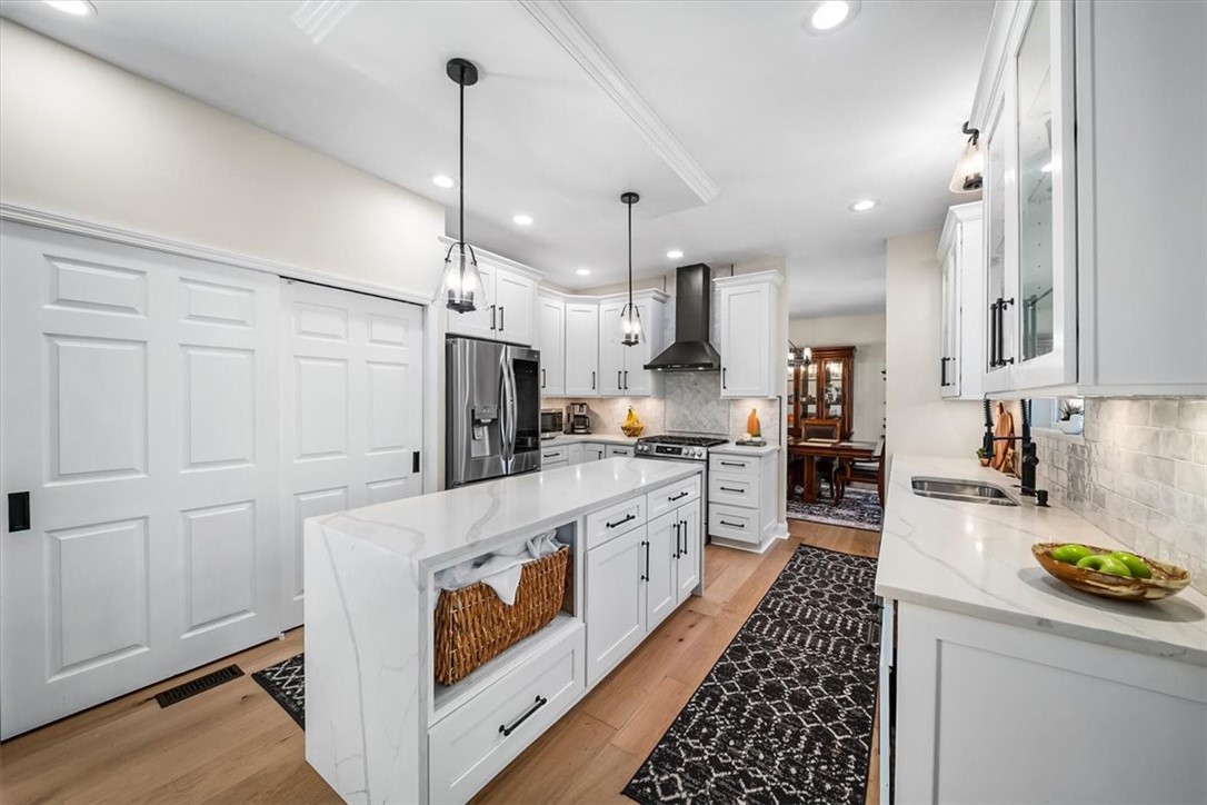 8047 Maureen Dr