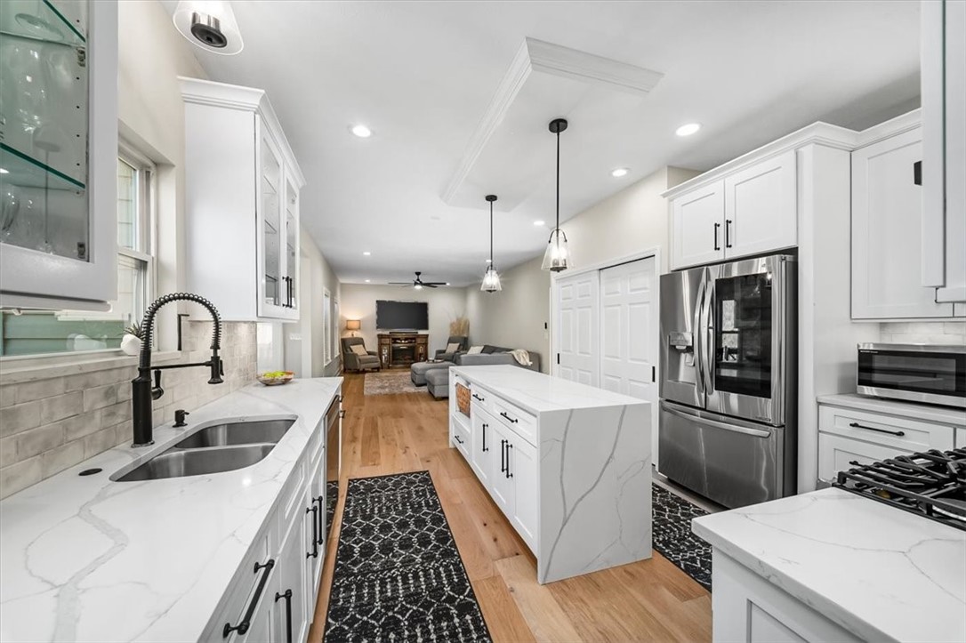 8047 Maureen Dr