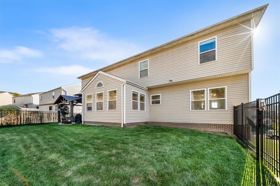 8047 Maureen Dr