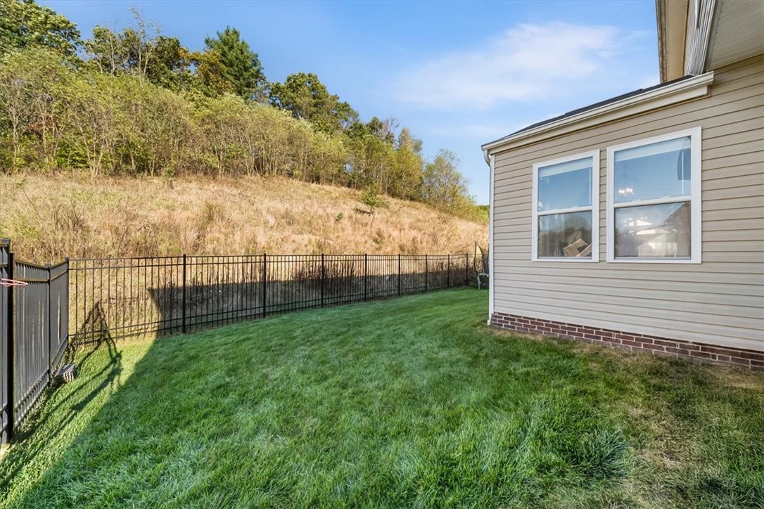 8047 Maureen Dr