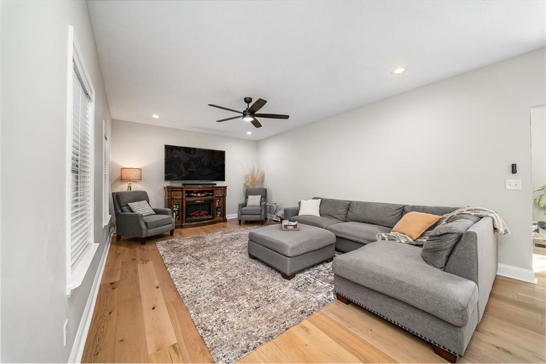 8047 Maureen Dr