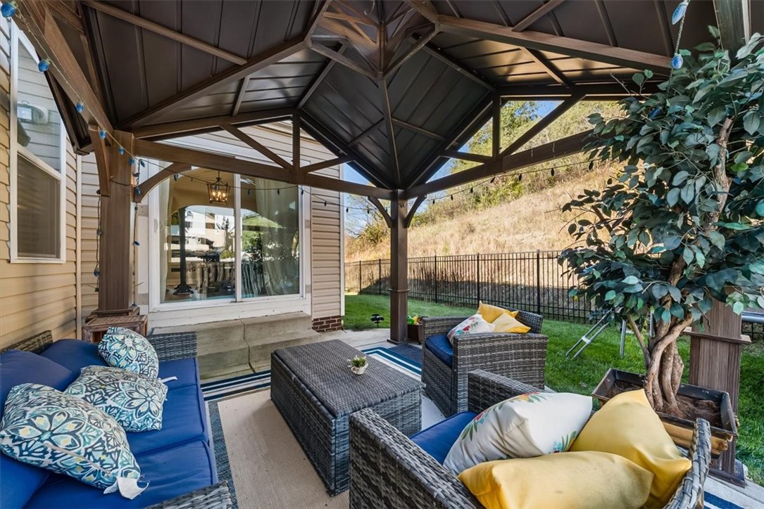 8047 Maureen Dr