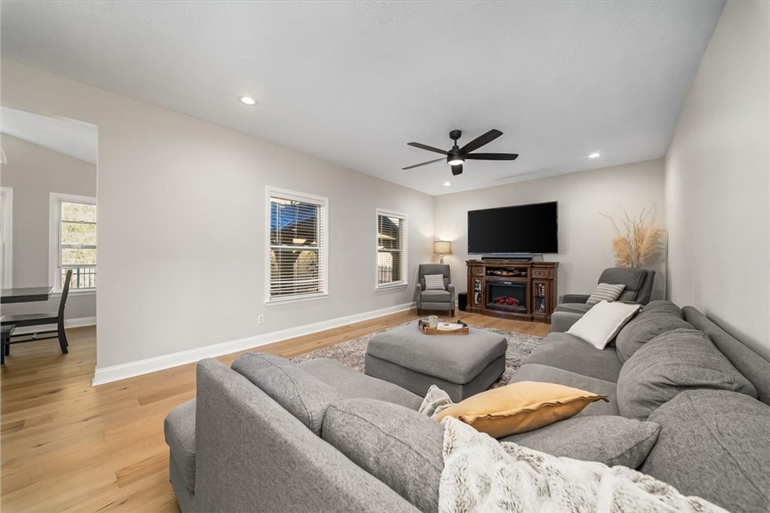 8047 Maureen Dr