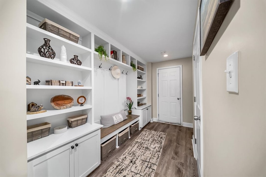8047 Maureen Dr