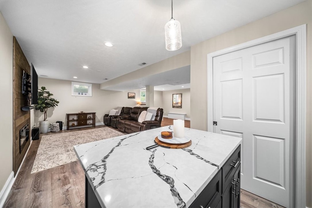 8047 Maureen Dr