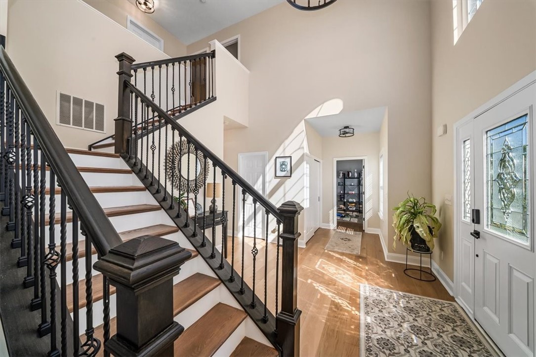8047 Maureen Dr