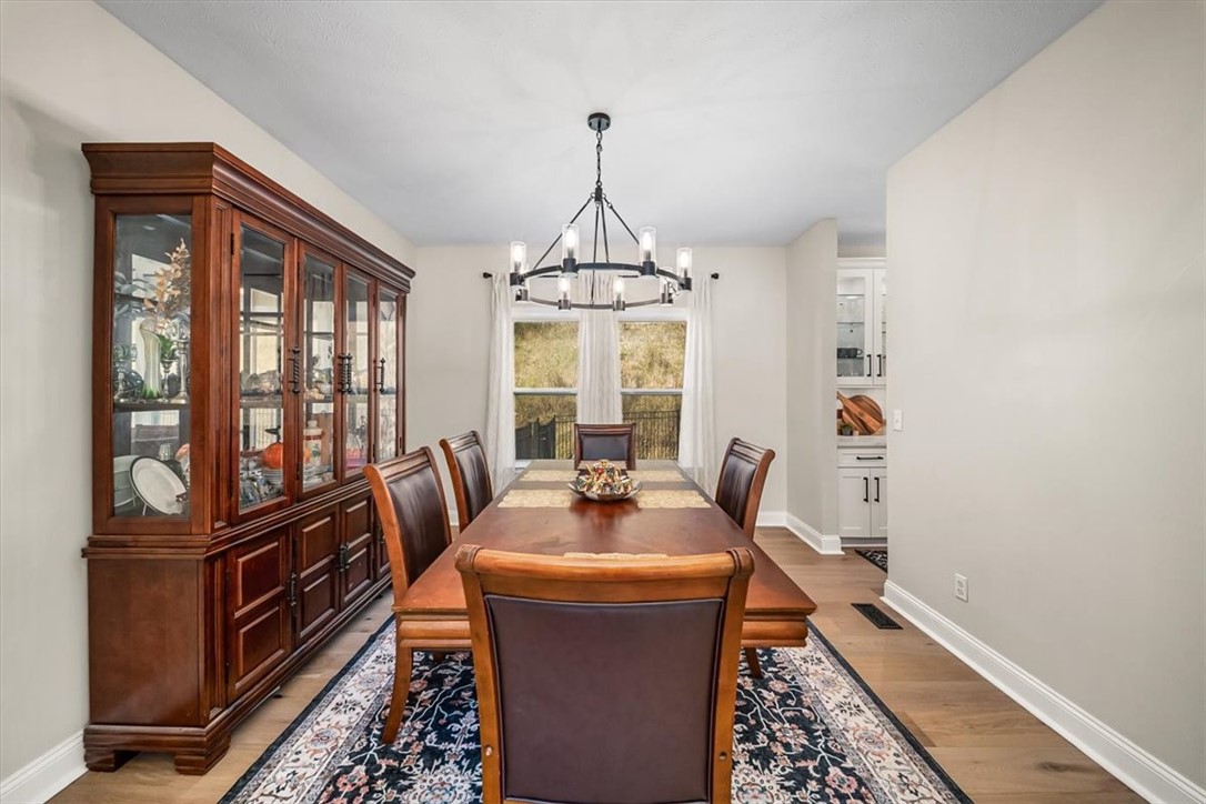 8047 Maureen Dr