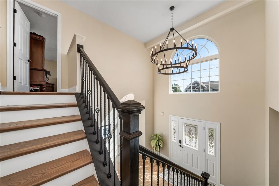 8047 Maureen Dr