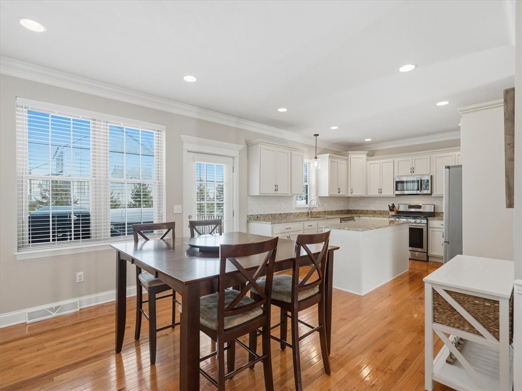 1337 Woodhill Dr Ext