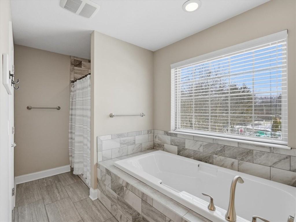 1337 Woodhill Dr Ext