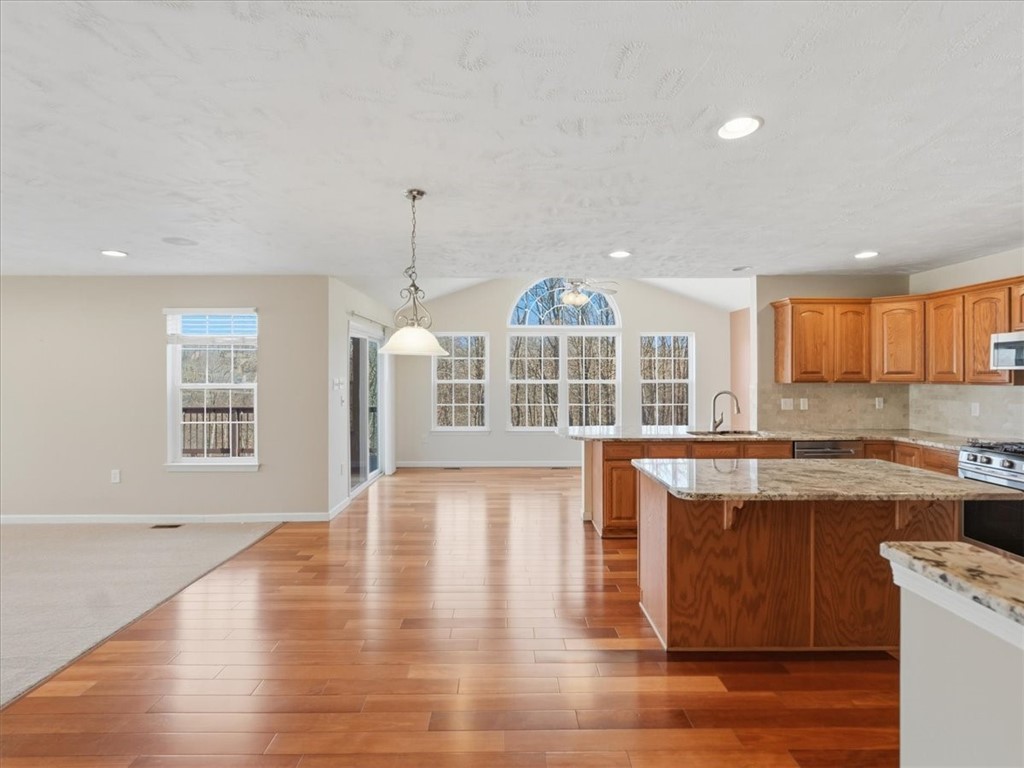 1885 Pioneer Dr