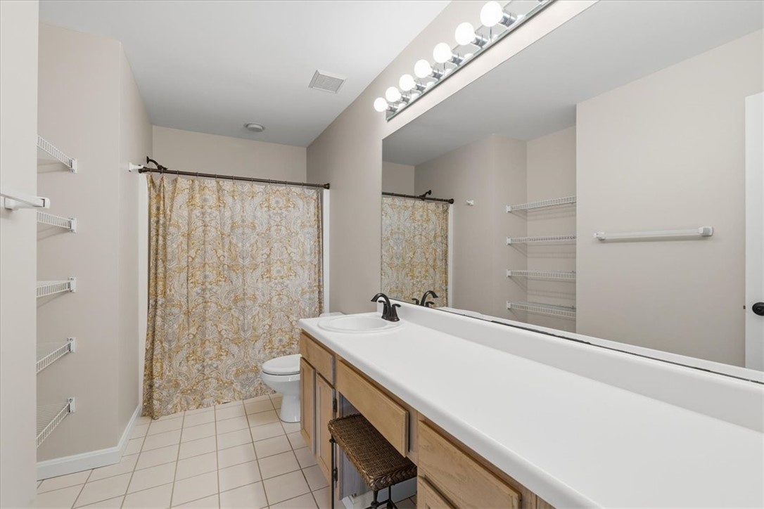 2643 Hunters Point Dr