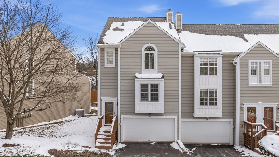 2643 Hunters Point Dr