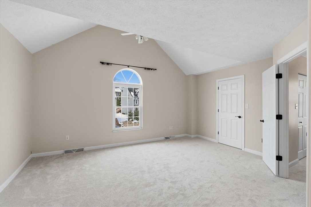 2643 Hunters Point Dr