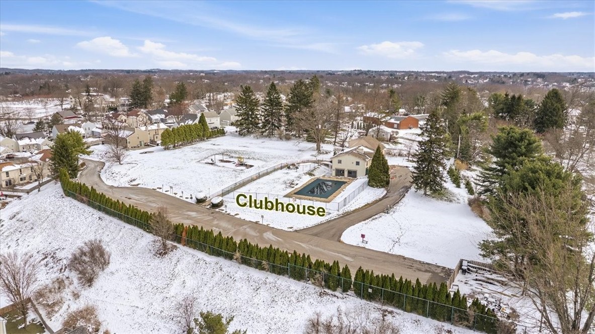 2643 Hunters Point Dr