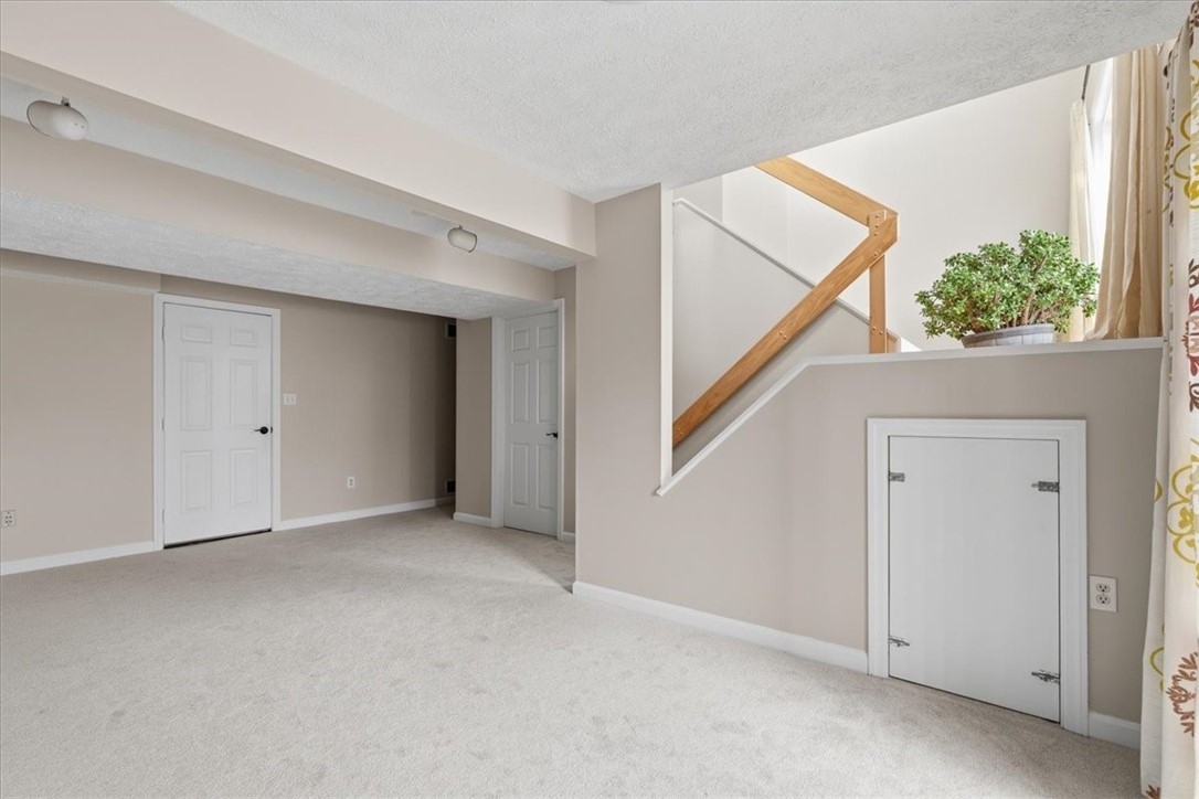 2643 Hunters Point Dr