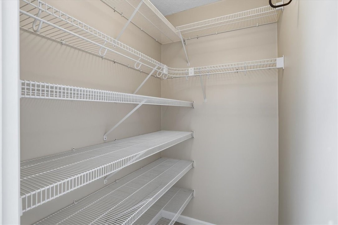 2643 Hunters Point Dr