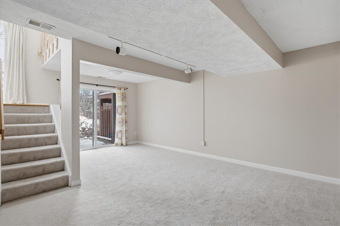 2643 Hunters Point Dr