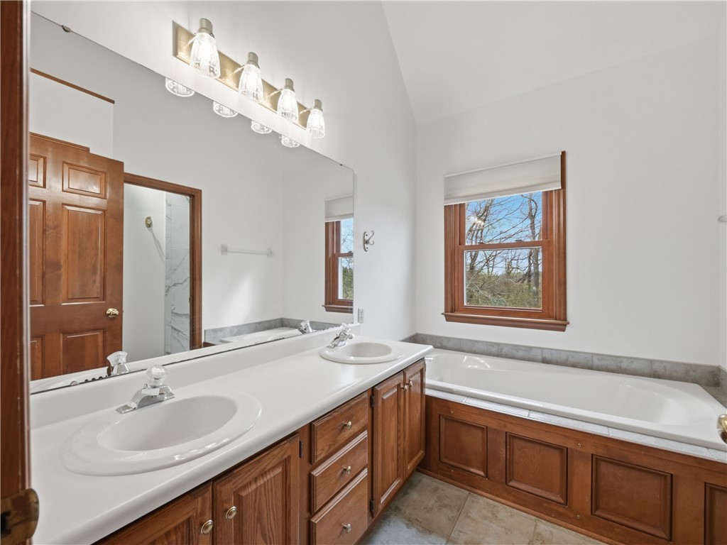 1612 Royal Oak Dr