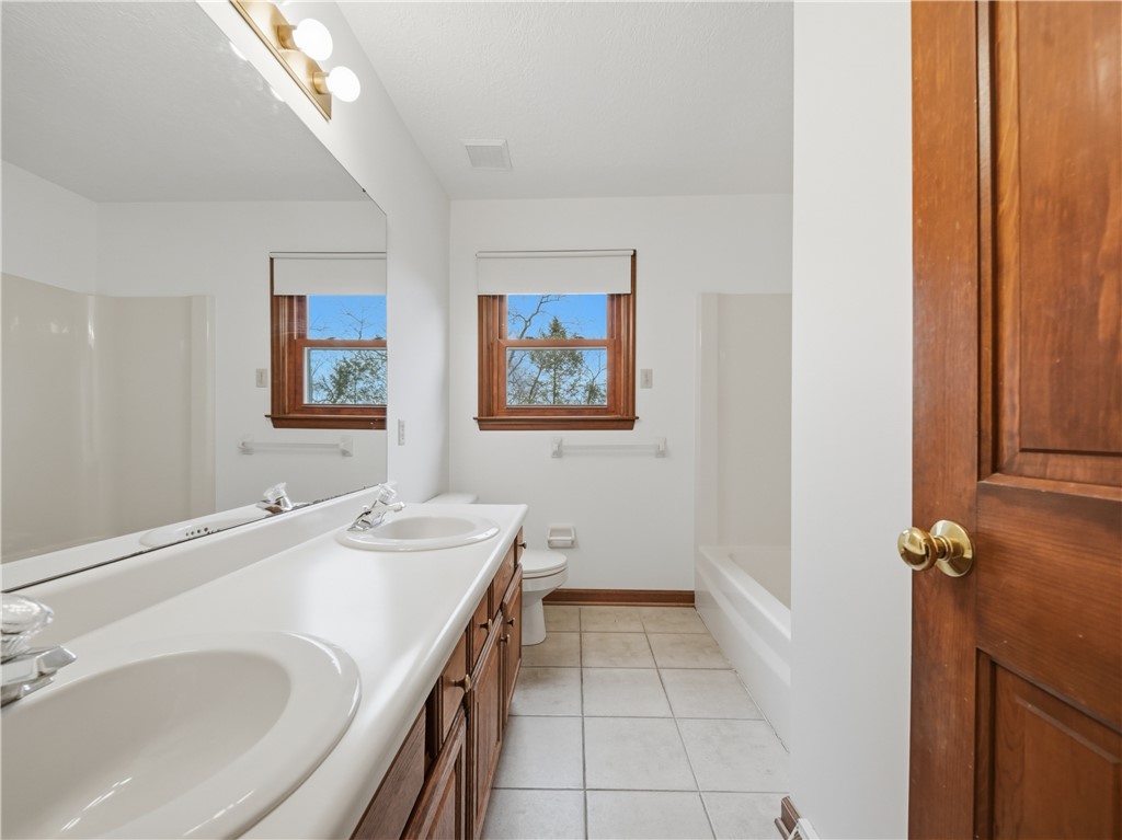 1612 Royal Oak Dr