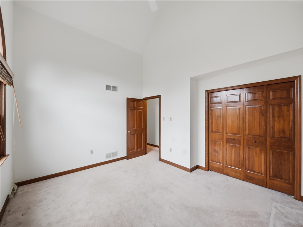 1612 Royal Oak Dr