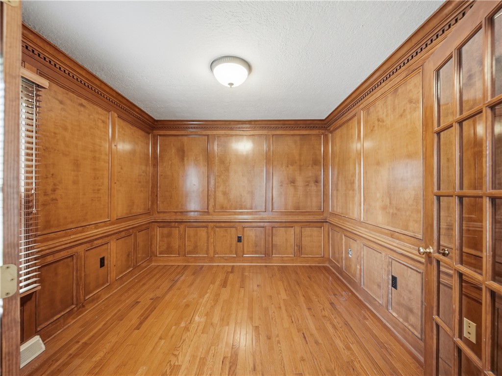 1612 Royal Oak Dr
