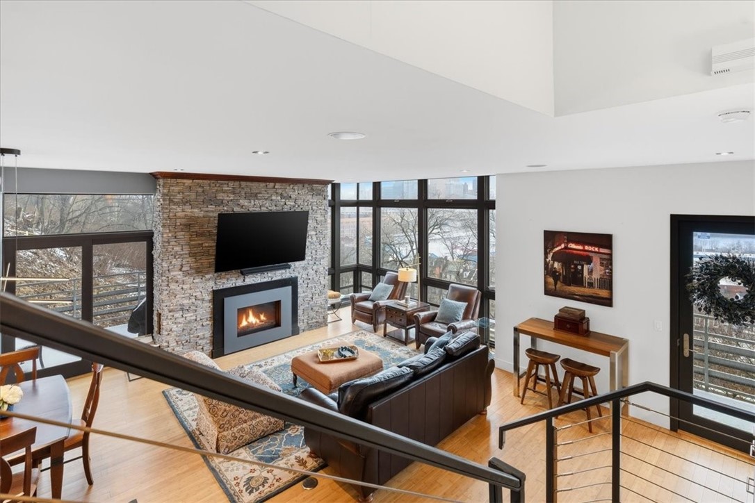 46 Windom Hill Pl