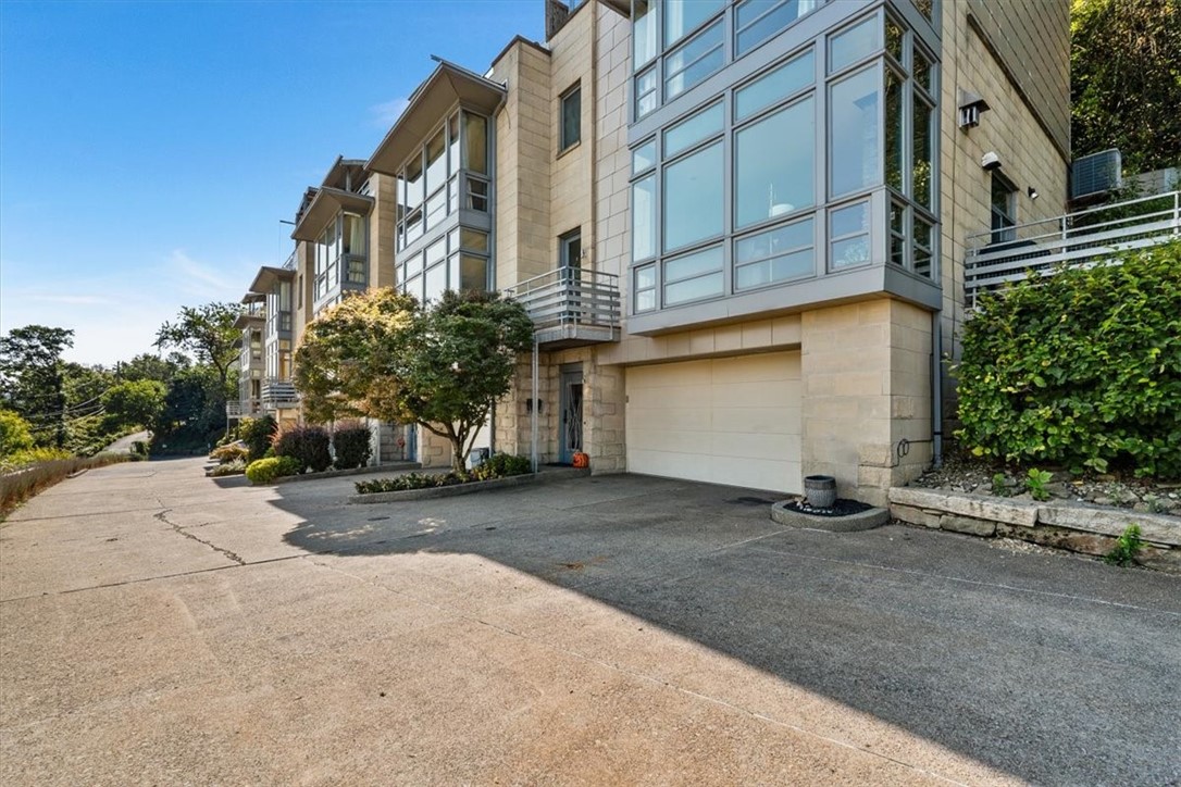 46 Windom Hill Pl