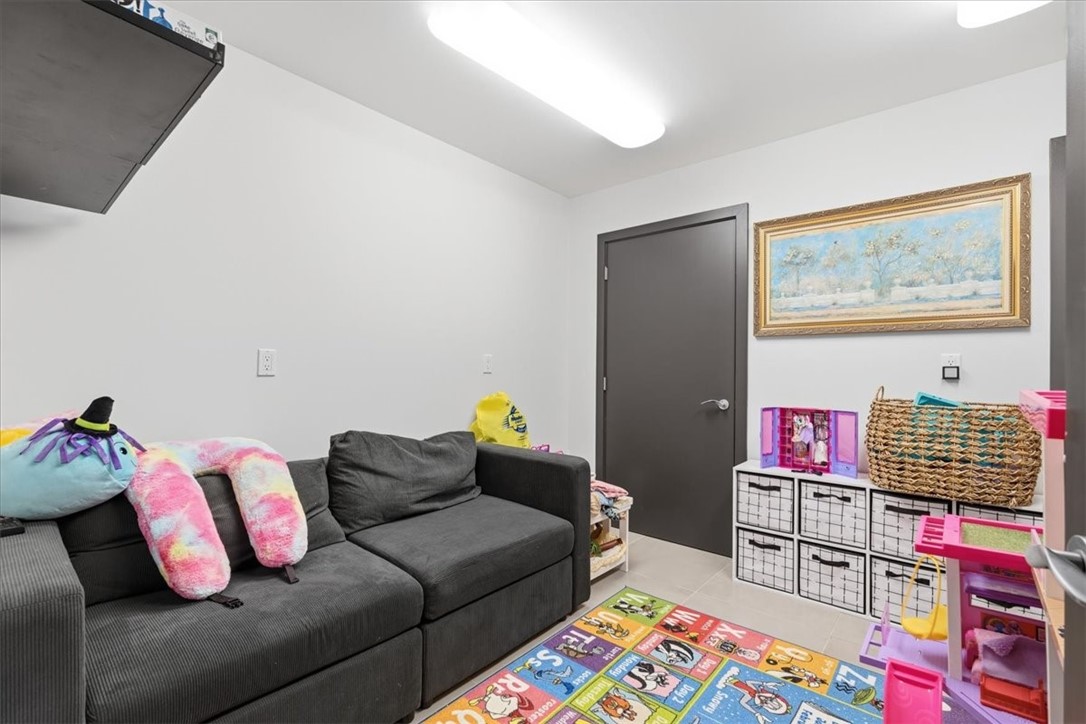 46 Windom Hill Pl