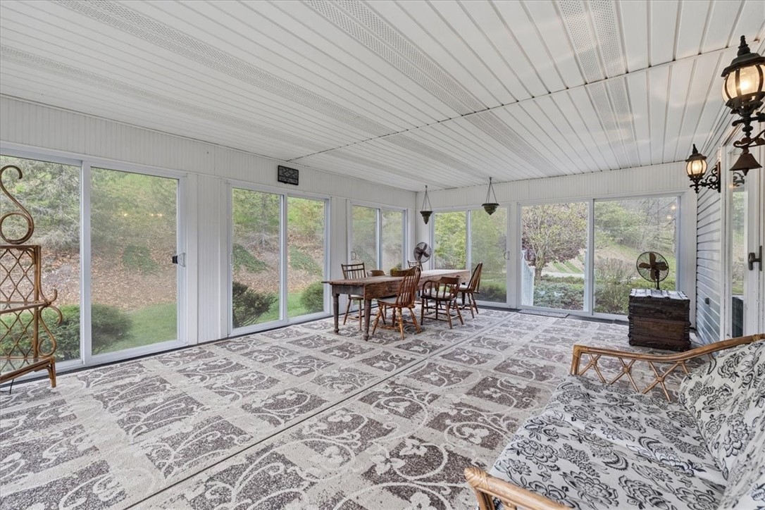 717 Little Creek Rd