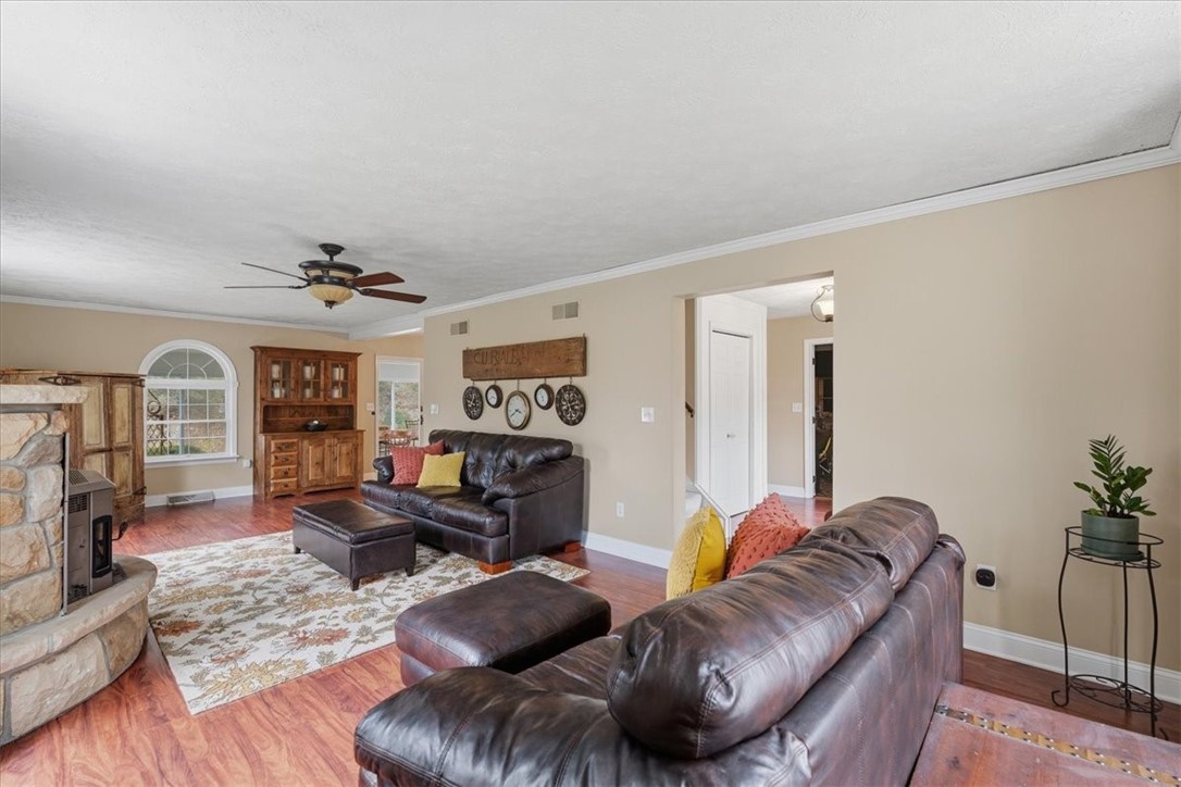 717 Little Creek Rd