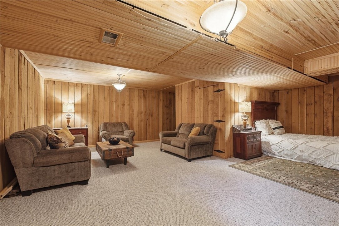 717 Little Creek Rd