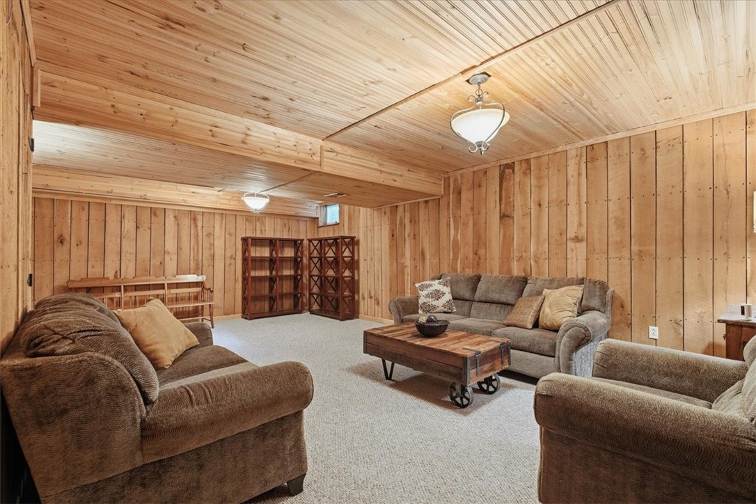 717 Little Creek Rd