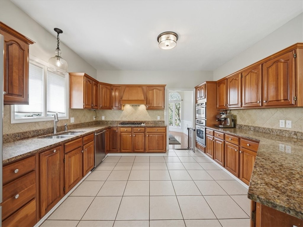 113 Foxwood Dr
