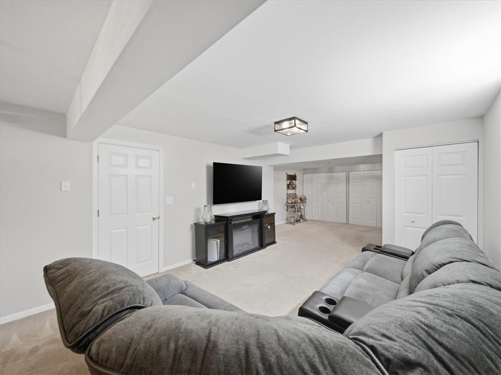 113 Foxwood Dr