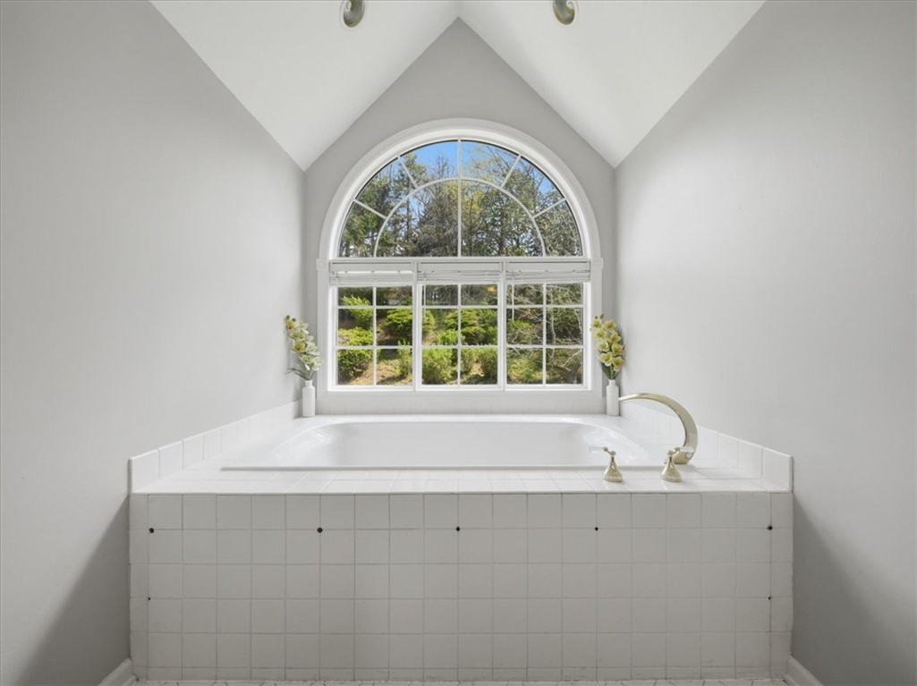 113 Foxwood Dr