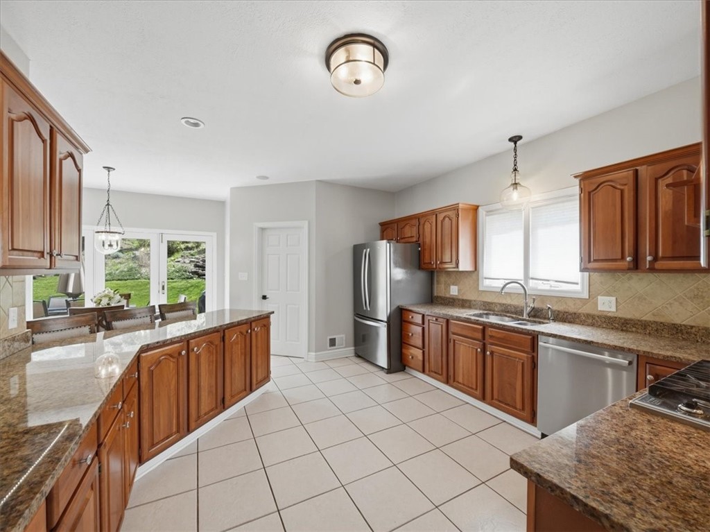 113 Foxwood Dr