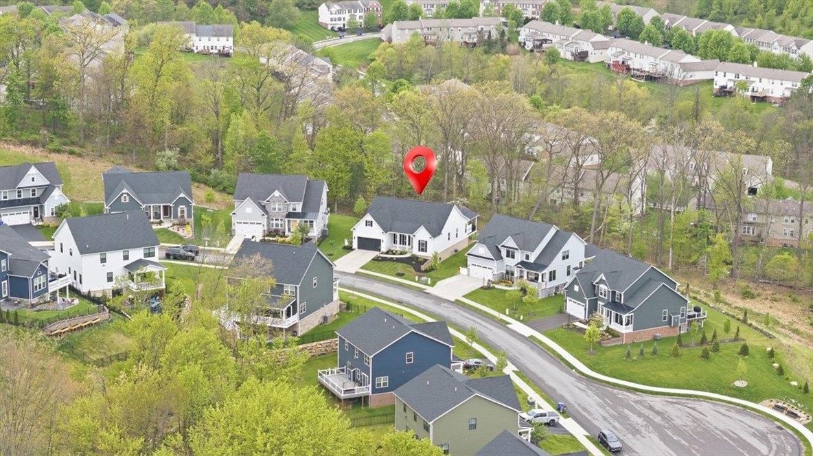 333 Crest Ln
