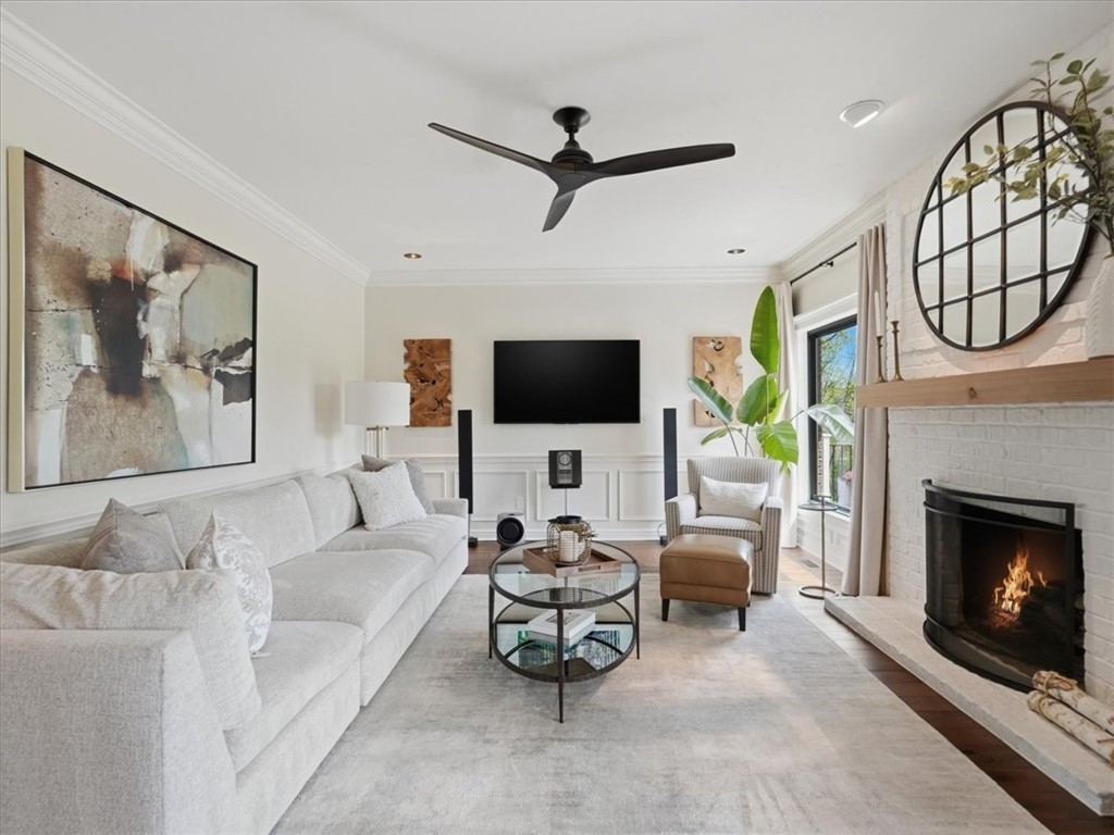 218 Chesapeake Dr