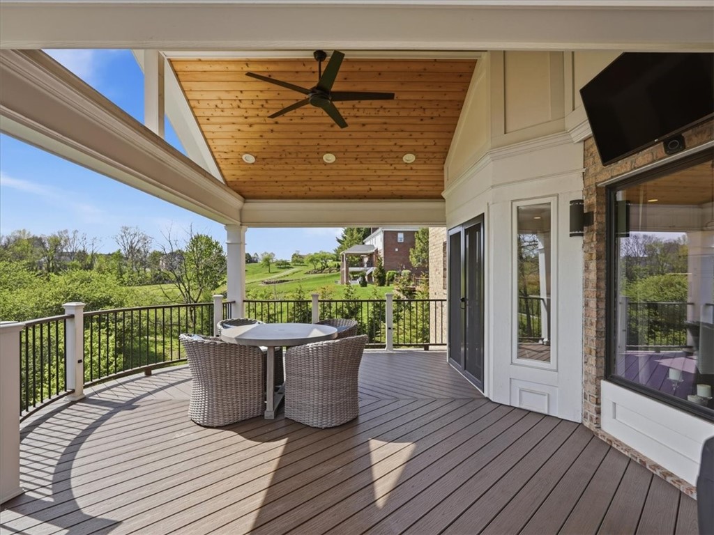 218 Chesapeake Dr